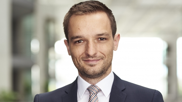 Mehr Transparenz auf Online-Marktplätzen und beim Influencer-Marketing - Benjamin Strasser ist seit Dezember 2021 Parlamentarischer Staatssekretär beim Bundesminister der Justiz (BMJ) - Quelle: Tanja Ruetz